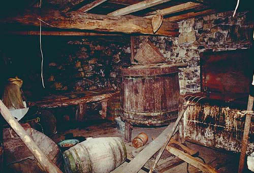 Una cantina / A cellar